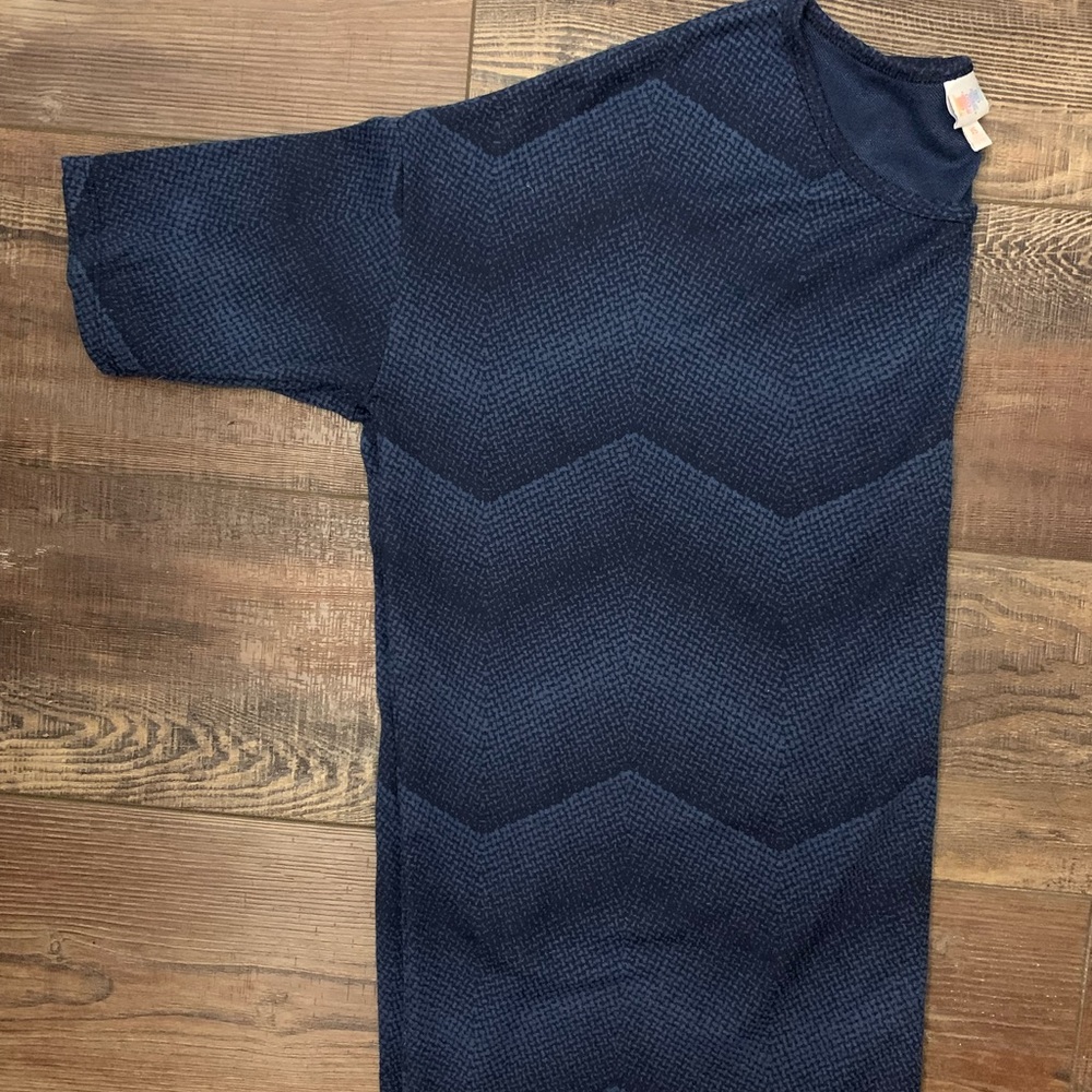 LuLaRoe Irma X-Small Tunic Tee